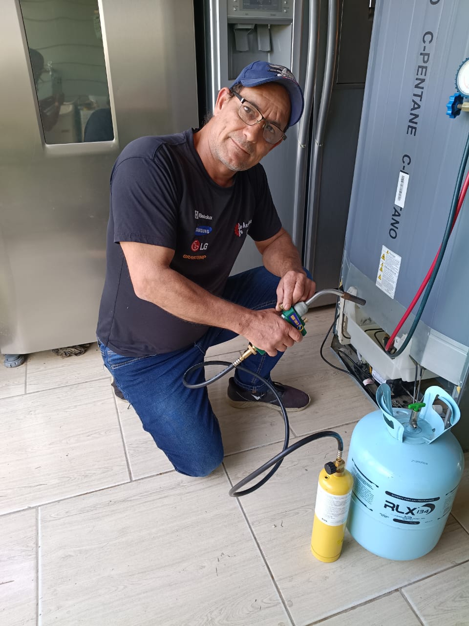 Refrigeração Tec-lar - Serviço de reparos de refrigeradores em geral
